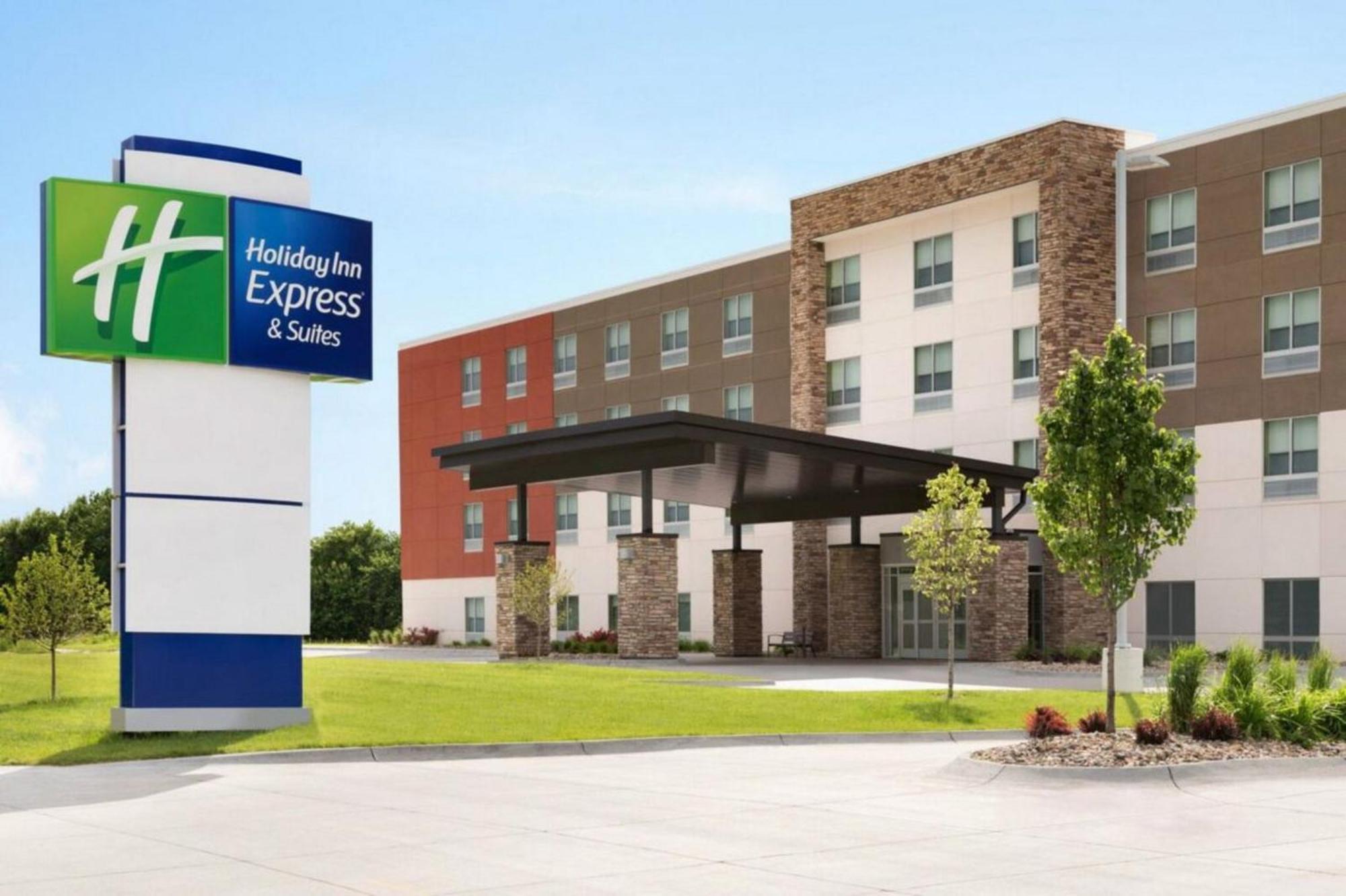 Holiday Inn Express & Suites Laramie West By Ihg Exterior photo